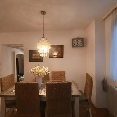 Asik Apartment *